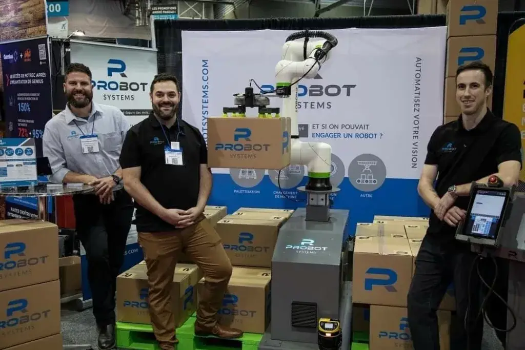L’équipe de Probot Systèmes à son kiosque lors d’un salon industriel à Québec